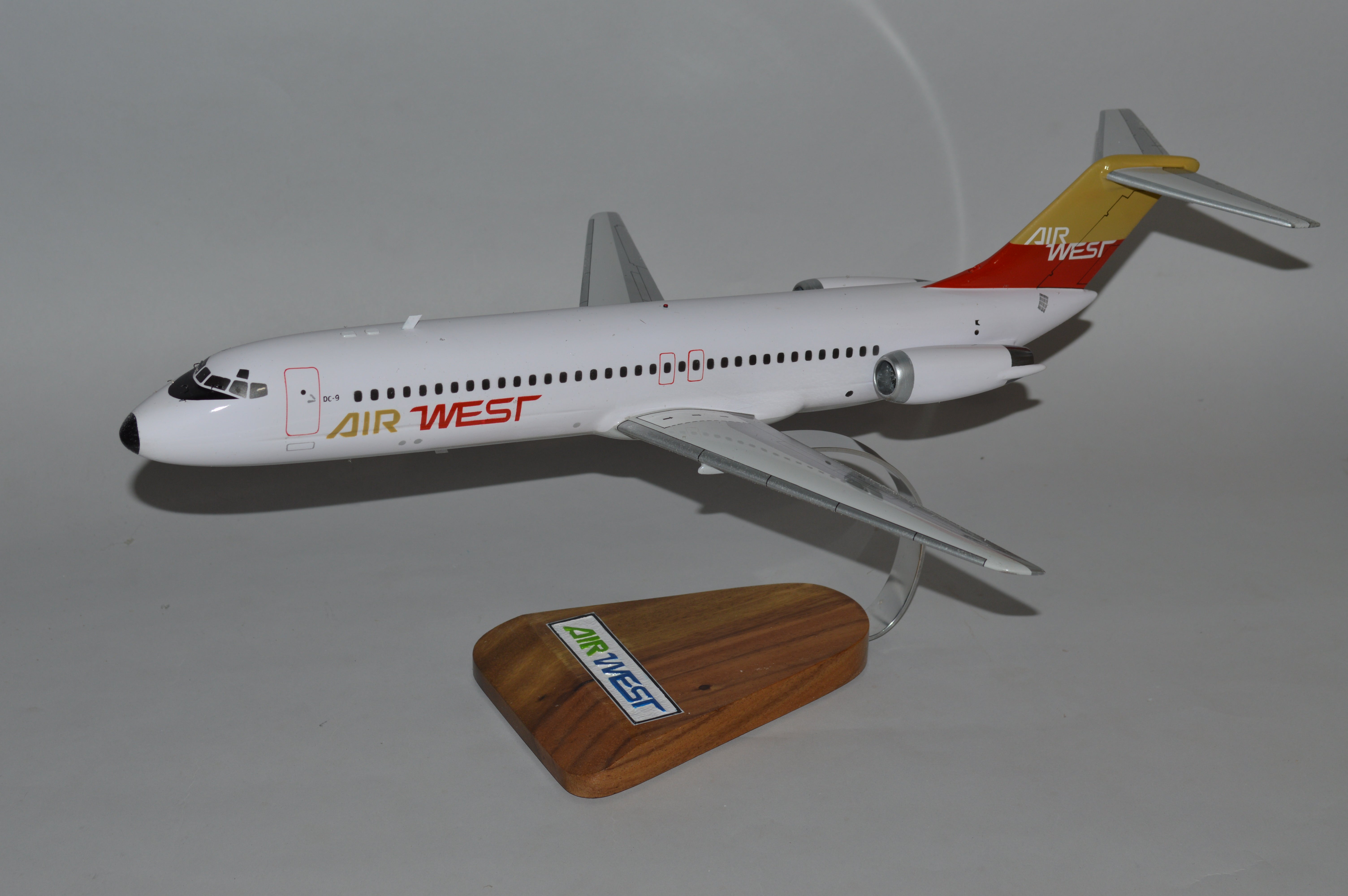 Douglas DC-9 Air West – Scalecraft