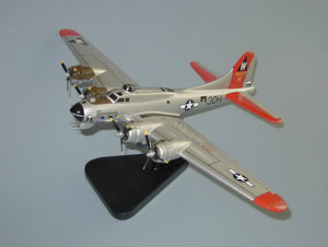 Aluminum Overcast B-17 model