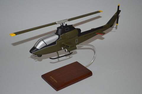 Bell AH-1 Cobra helicopter model scalecraft