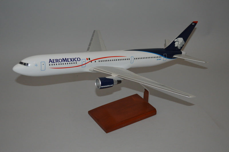 アエロメヒコ航空Boeing777-200ER AeroMexico Boeing 777-200ER | Review #592 - YouTube