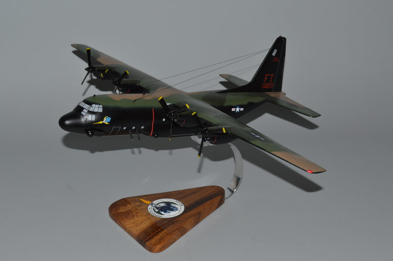 AC-130 Gunship model airplane