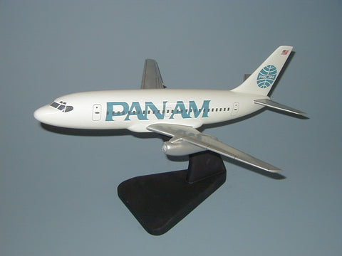 Boeing 737-200 Pan Am model plane