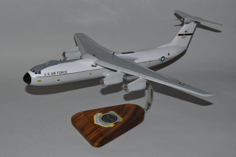 C-141B Starlifter Air Force model aircraft Scalecraft