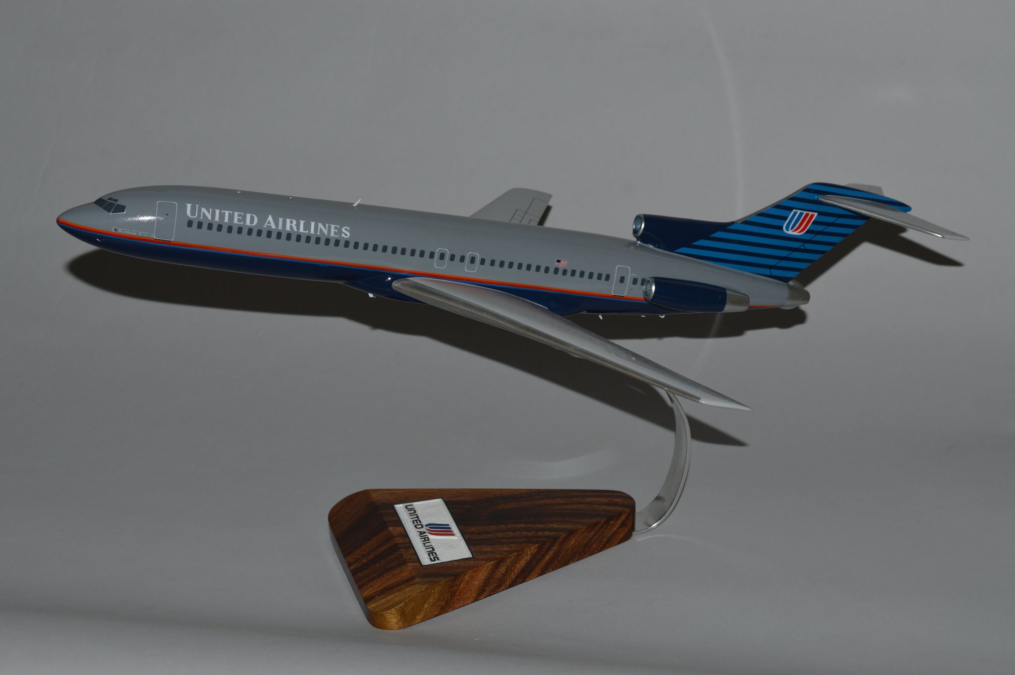 Boeing 727-200 United Airlines Gray