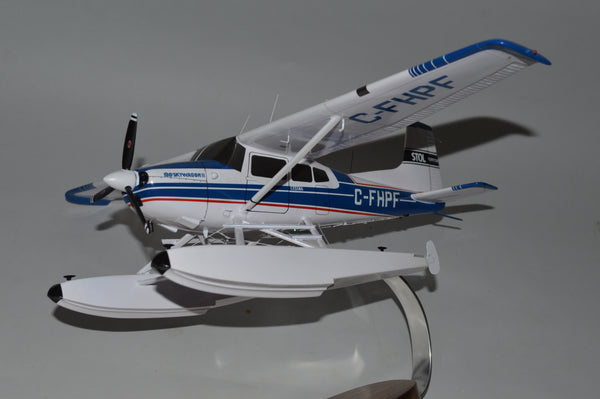 Cessna 180 Skywagon floatplane