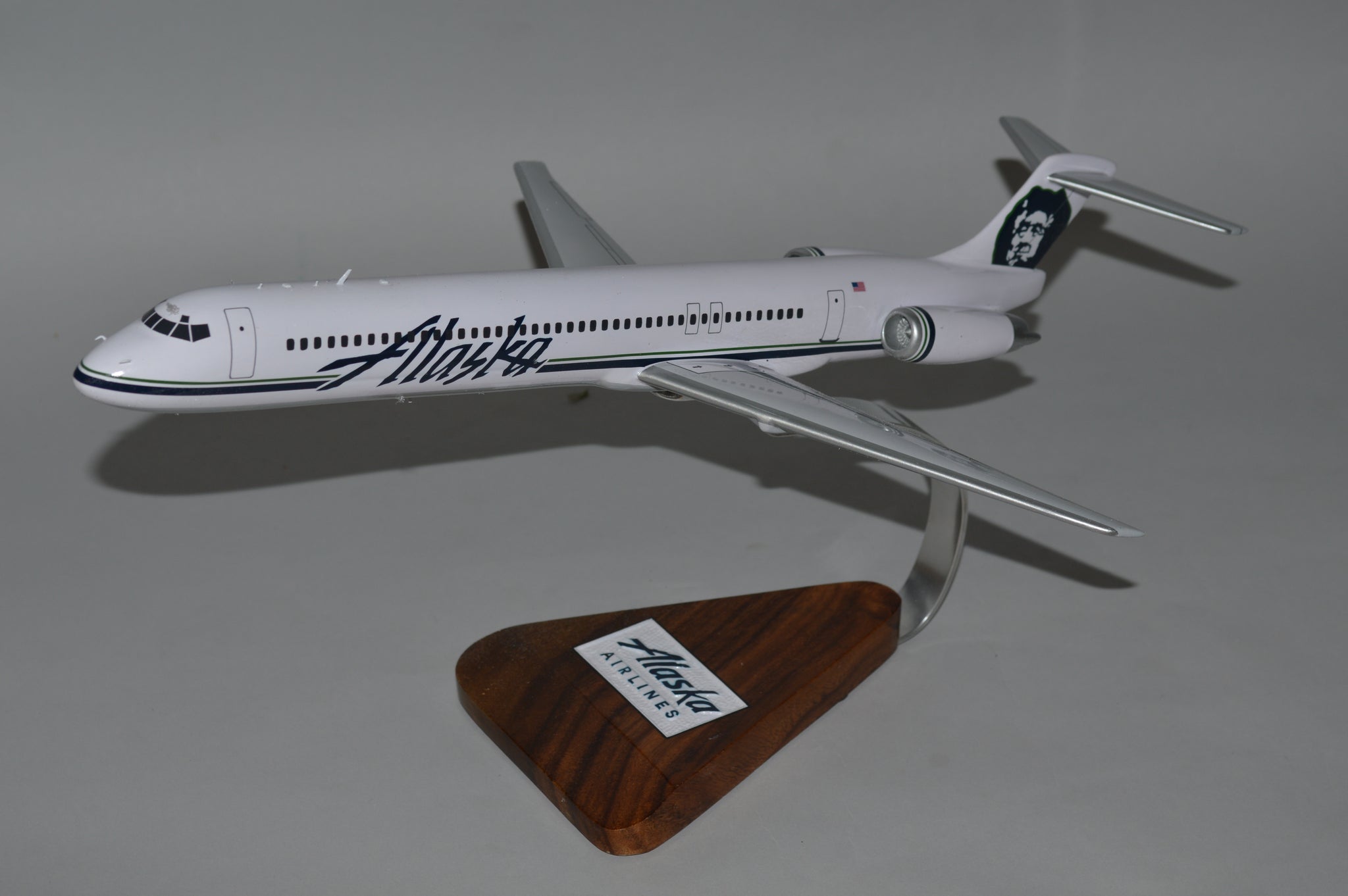 MD-80 Alaska Airlines desktop display model Scalecraft