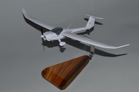Distar motor glider airplane model