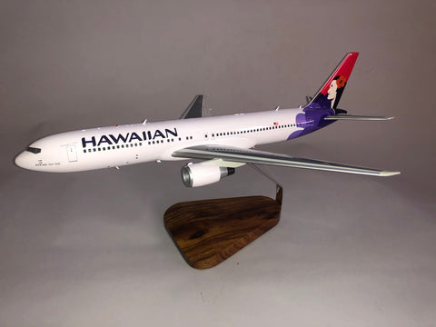 B767-300 Boeing airplane models