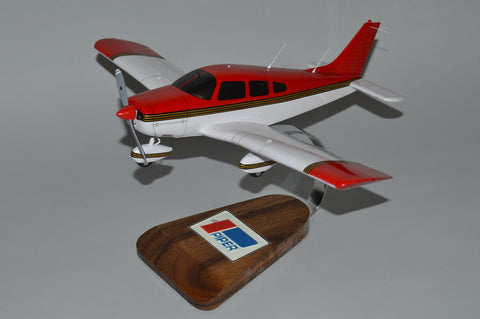 Pipper Warrior model airplane for desktop display