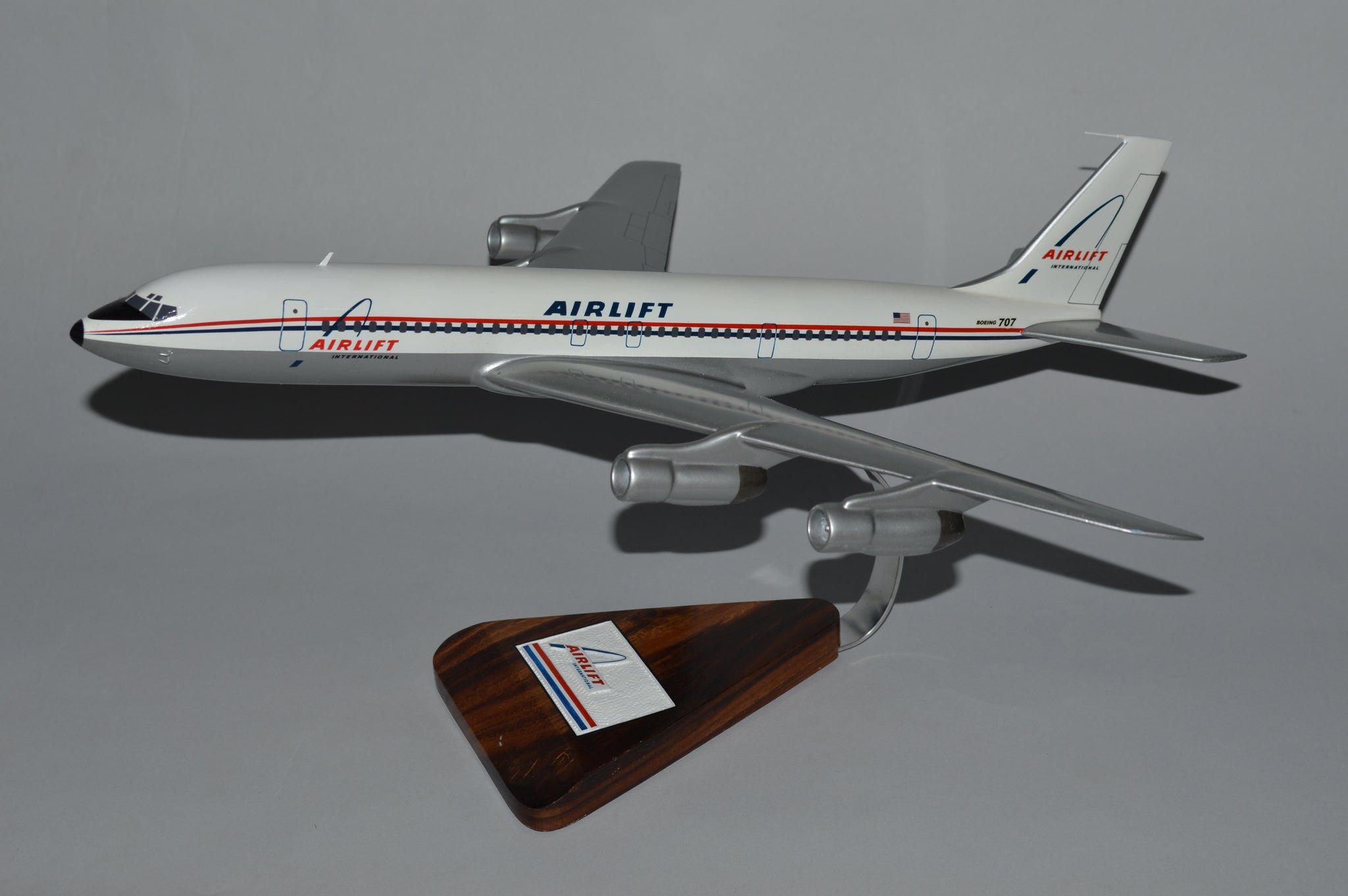 Boeing 707 Airlift International