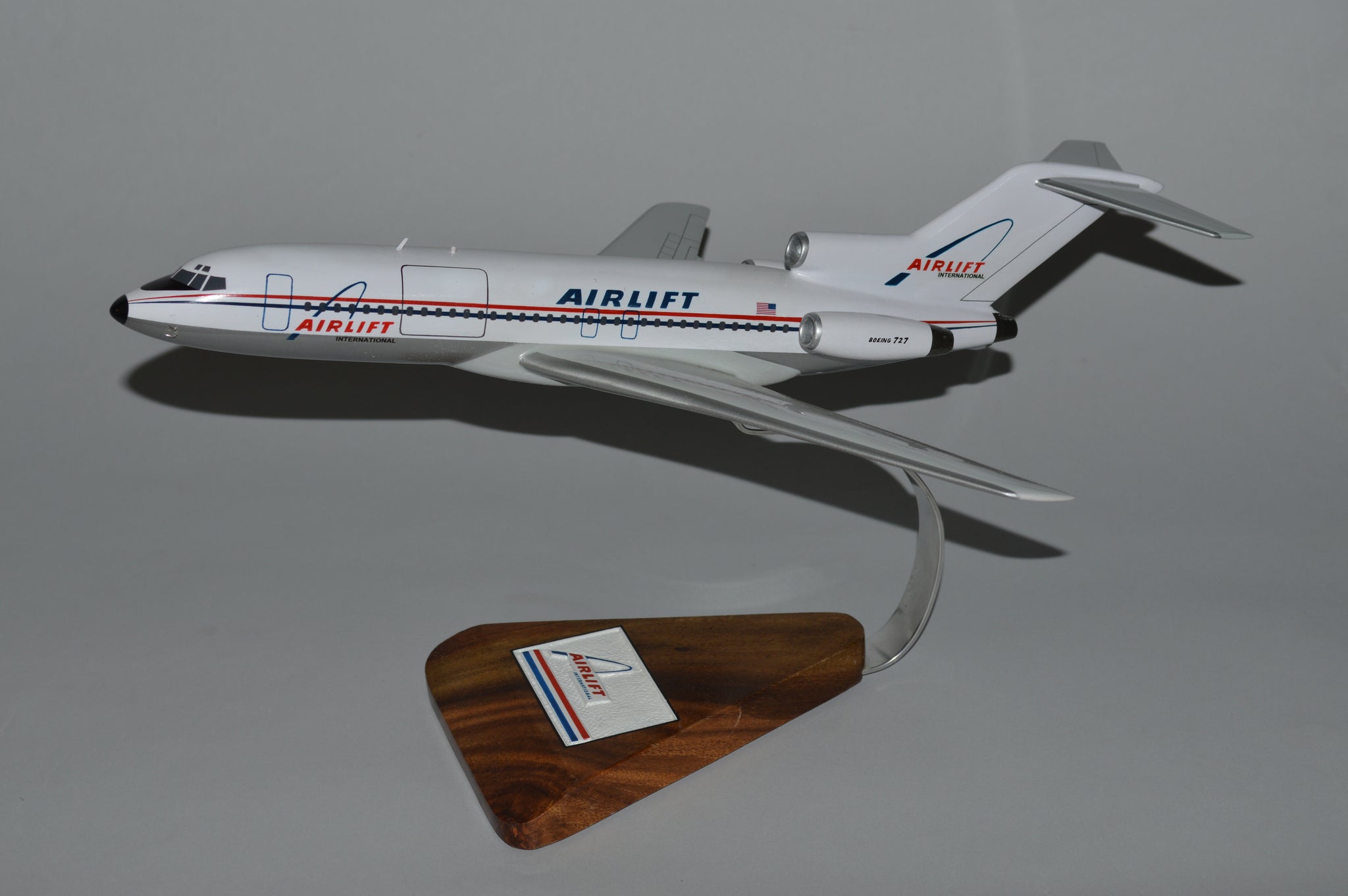 727-100 Airlift International