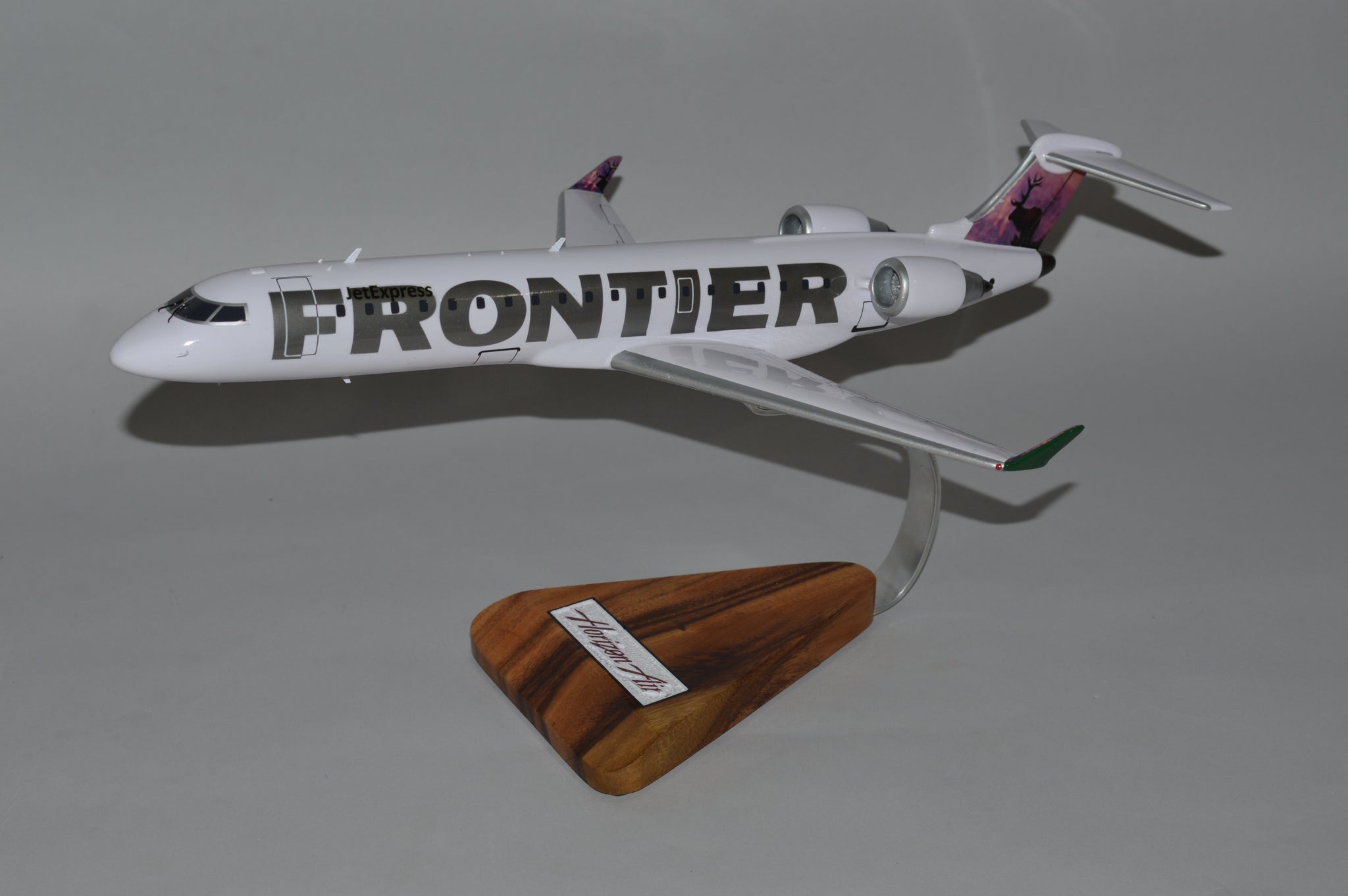 CRJ-700 Frontier Horizon