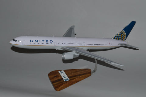 Boeing 767-400 / United