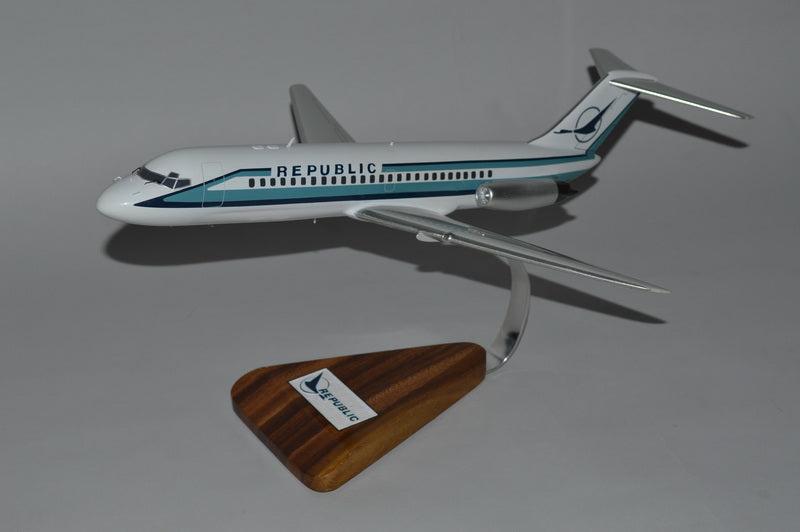 Republic Airlines DC-9 model airplane