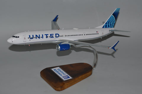 Boeing 737-900 United Airlines