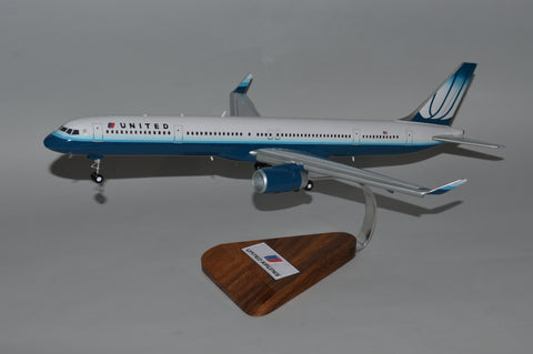 Boeing 757-300 United Airlines model