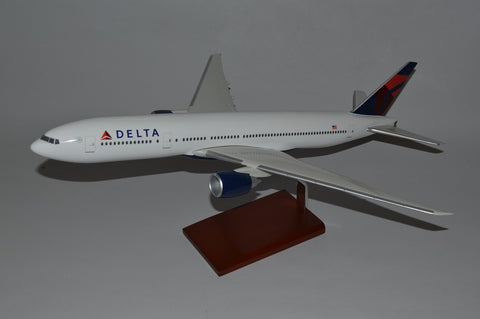 Delta 777-200 airplane model Scalecraft