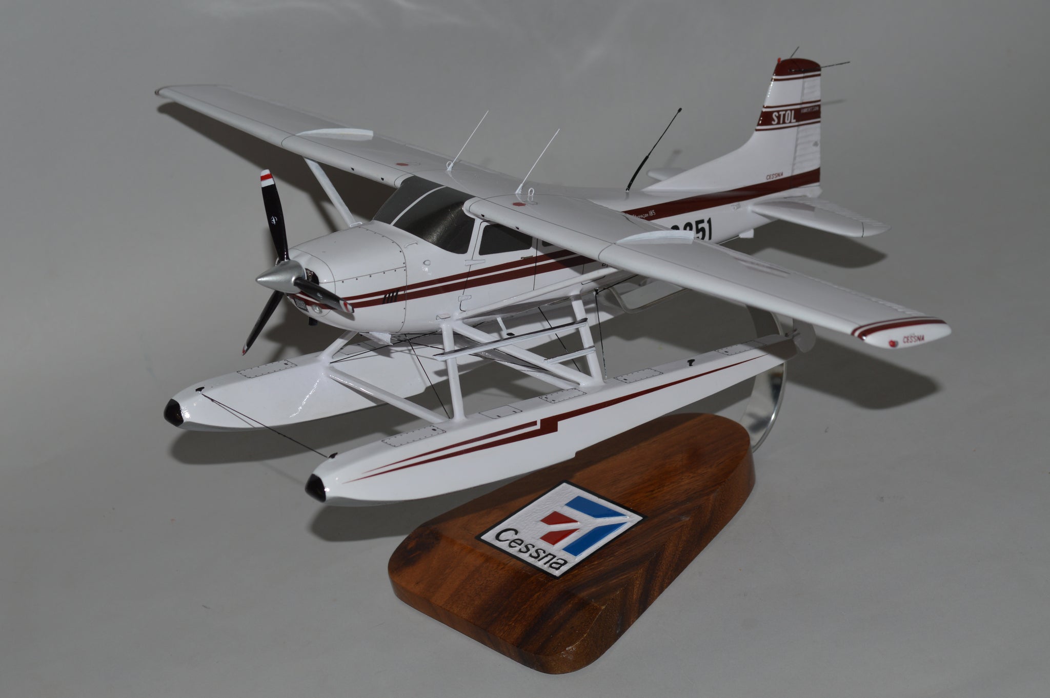 Cessna 185 Skywagon floatplane