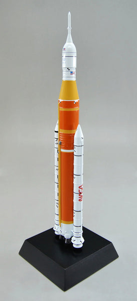 Space Launch System SLS Artimis 1/200