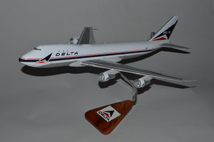 Delta Airlines B747 model airplane