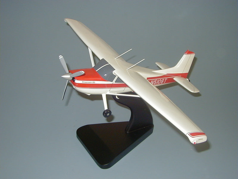 Cessna 185 Skywagon model airplane