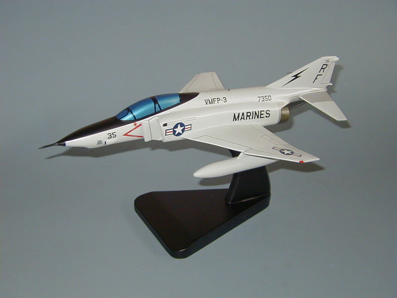 RF-4B VMFP-3 USMC model airplane