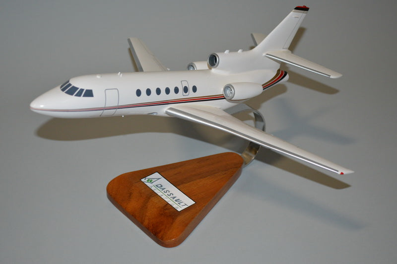 Falcon 50 model airplane