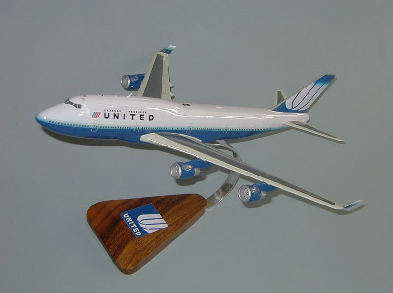 United Airlines 747-400 airplane model