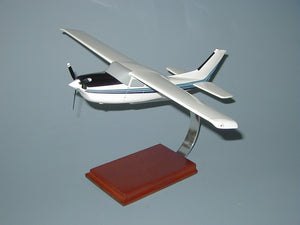 Cessna 210 Centurion model