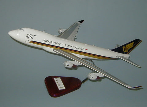 747-400 Singapore Cargo airplane model Scalecraft