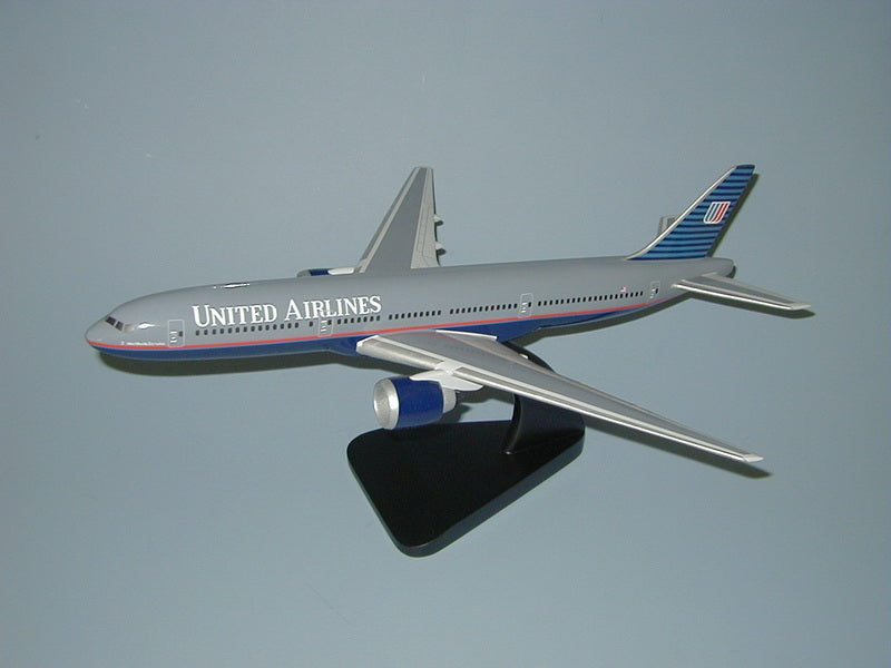 Boeing 777 model United Airlines