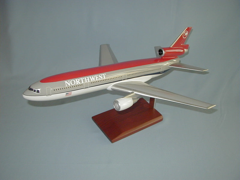 Northwest Airlines DC-10 model
