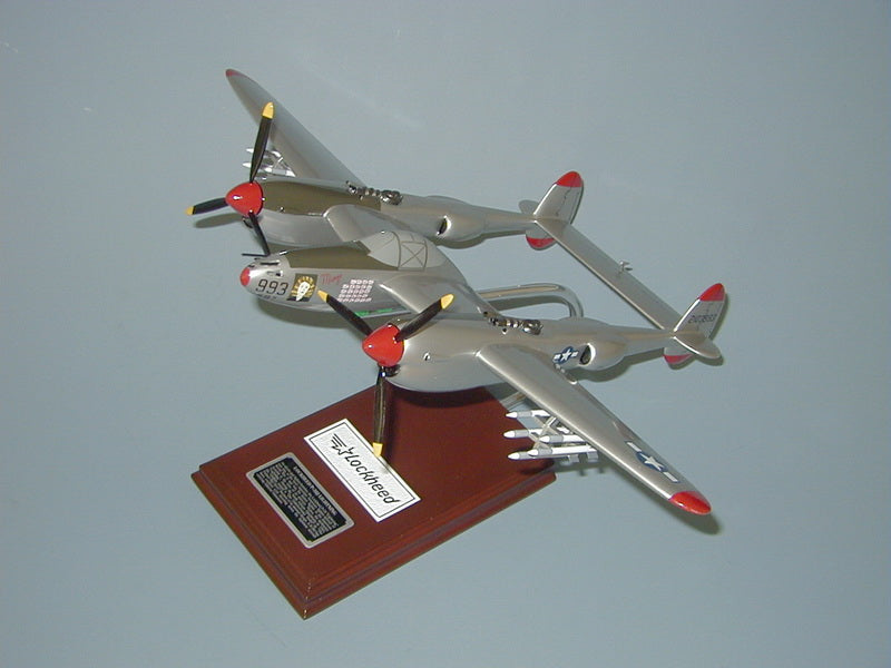 P-38 Lightning // 