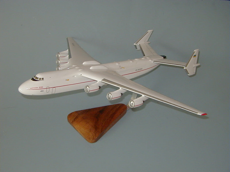 AN-225 Anotnov airplane model