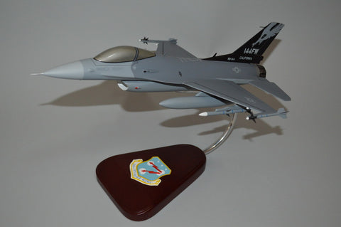 F-16 Falcon / 144 Fighter Wing