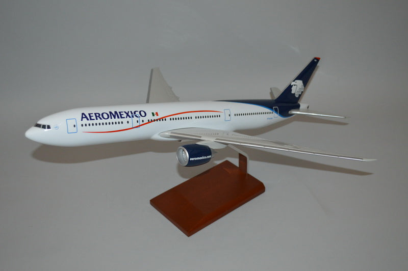 AeroMexico 767 model airplane