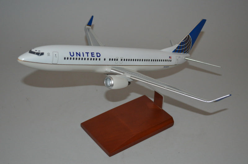 737-800 United Airlines model