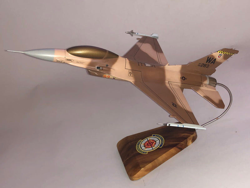 USAF F-16 Falcon fighter jet model