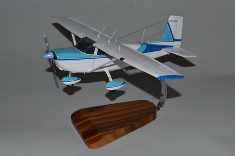 Cessna square tail 172 model
