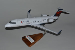 CRJ-200 Delta Connection model airplane