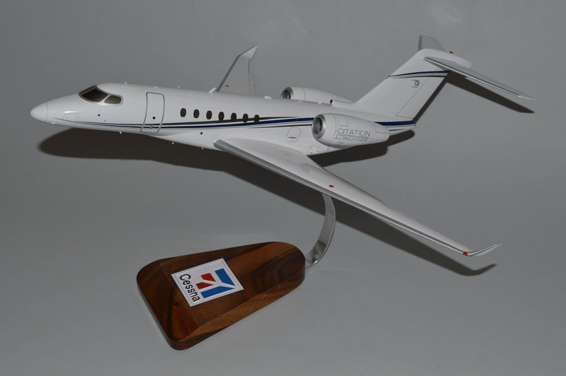 Cessna Longitude desktop model airplane
