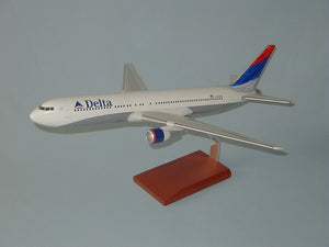 Delta Airlines 767-300 airplane model