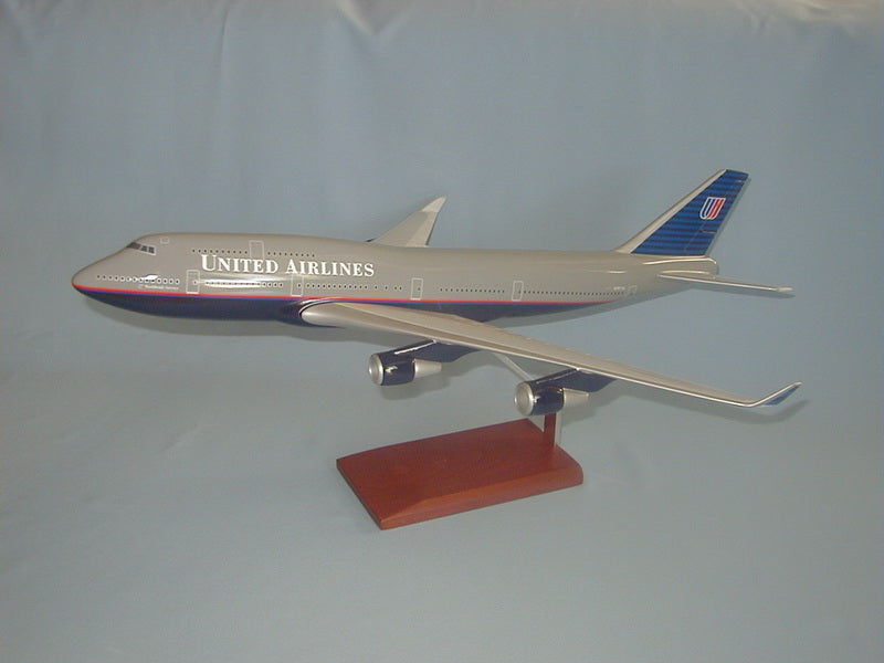 United Airlines 747-400 model airplane Scalecraft
