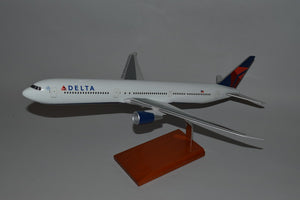 Boeing 777-200 / Delta