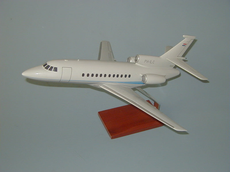 Falcon 900 airplane model