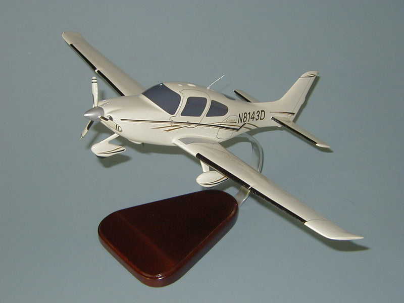 Cirrus SR-22 airplane model