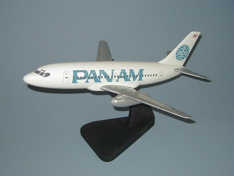 Boeing 737-200 Pan Am model plane