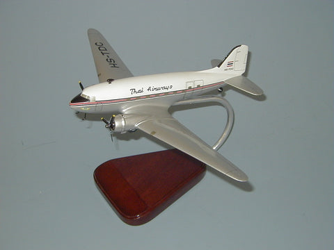 DC-3 / Thai Airways