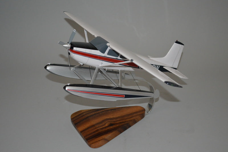 Cessna 180 Skywagon Floatplane
