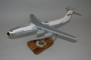 C-141B Starlifter / USAF